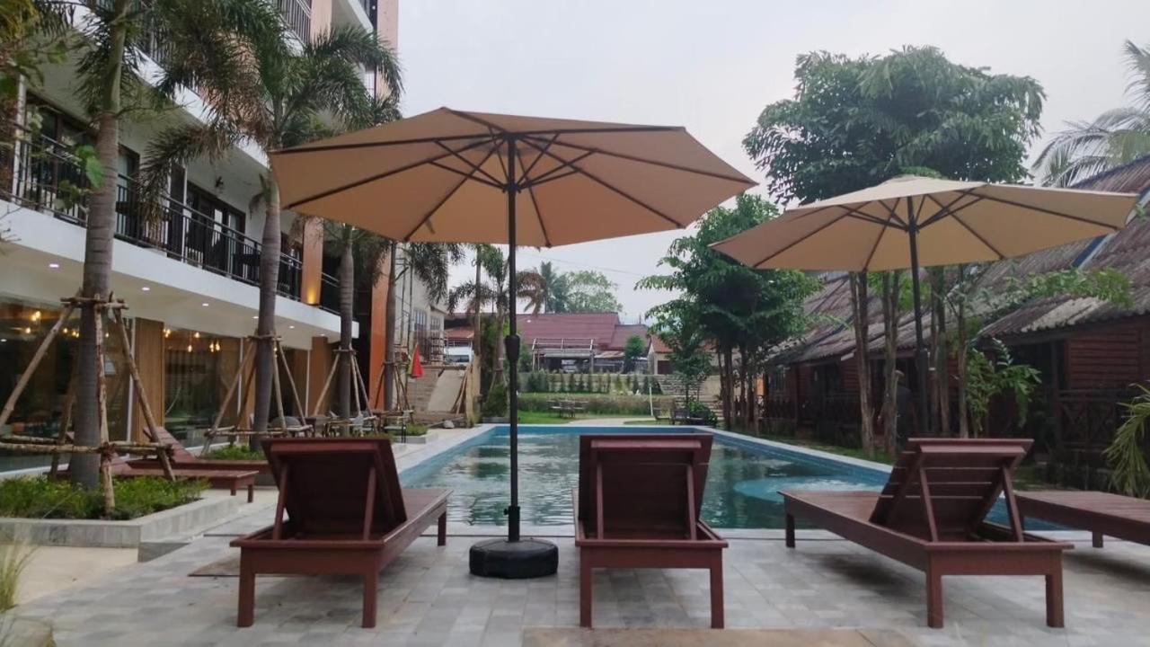 Vang Vieng Bungalows Exterior photo